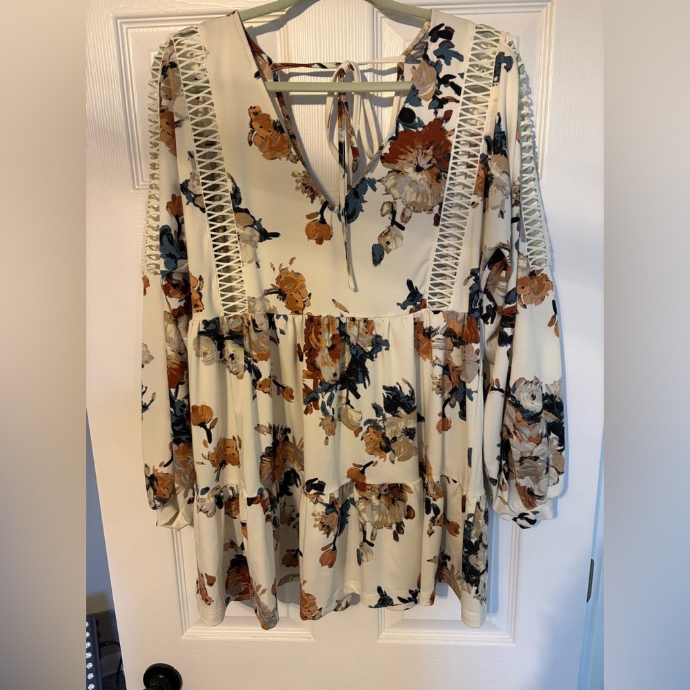 Buckle Floral Peplum Tunic Top